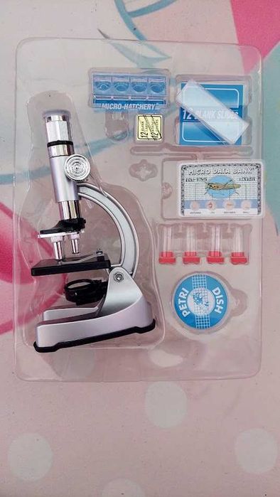 Детски микроскоп