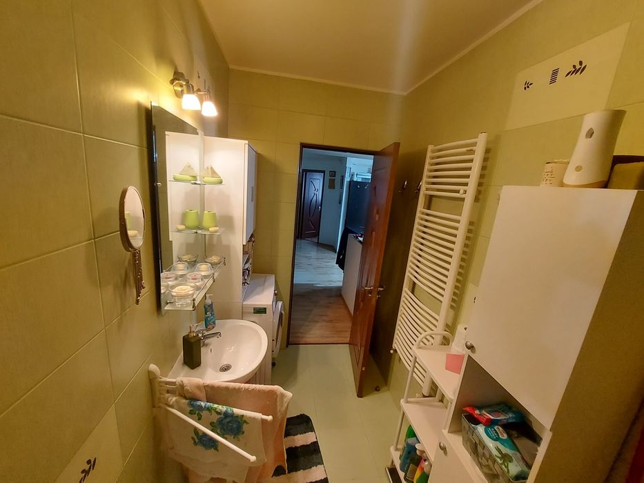 Închiriez apartament