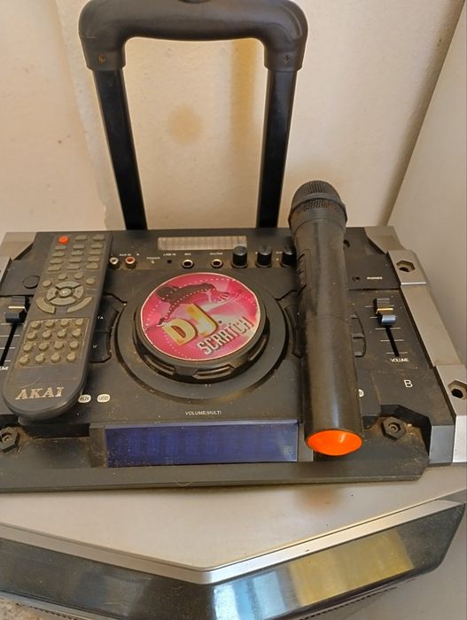 DJ миксер/парти система,(парти колона) Akai DJ-6212BT