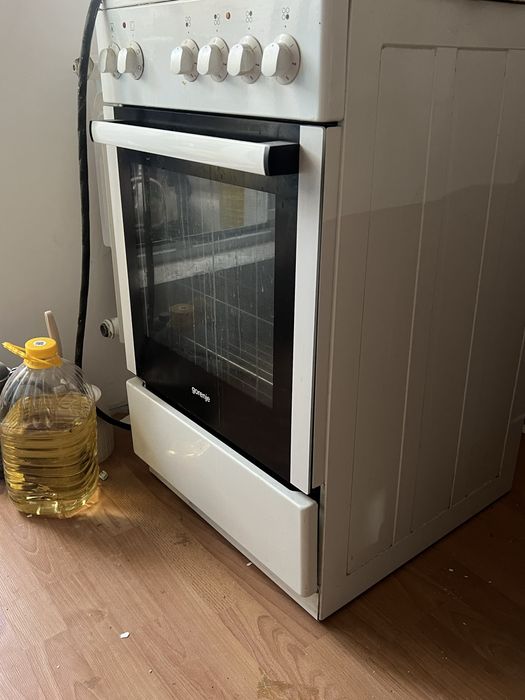 Продам электрическую плиту