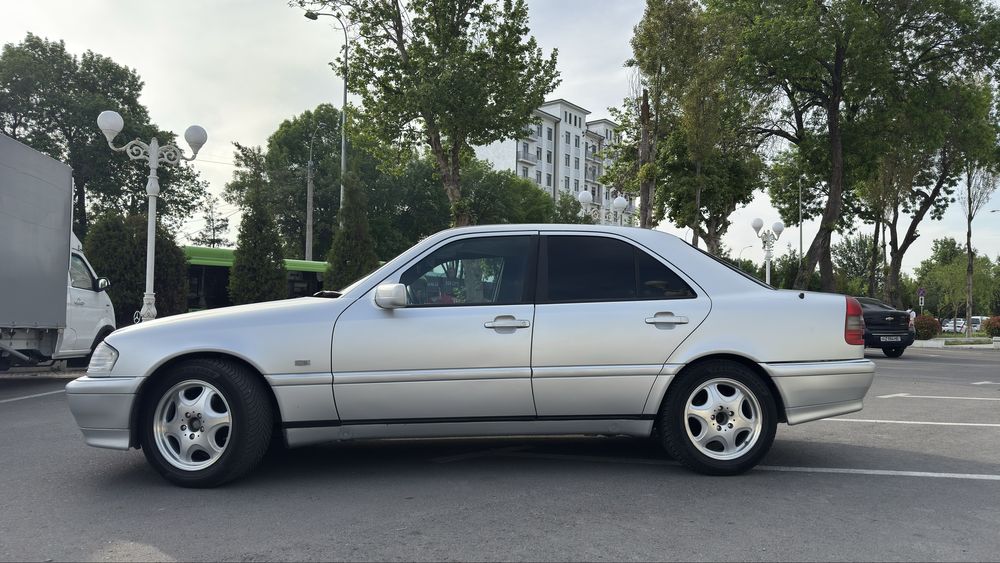 Mercedes Benz W202 C200