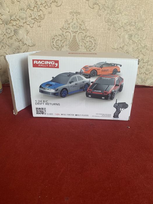 Машинка на пульте управления