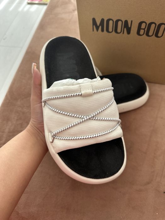 Papuci Moon Boot