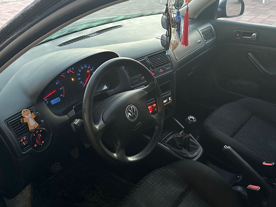 VW Golf 4 / 1.4 benzina in stare buna cu toate actele valabile !!