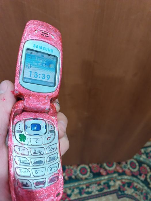 Продам сотовый телефон samsung раскла