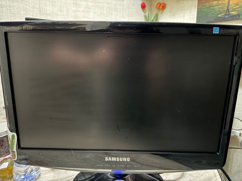 Продам 
Монитор Samsung SyncMaster B1930