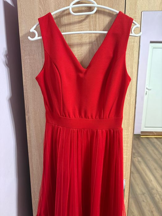 Роклите са обличани  веднъж