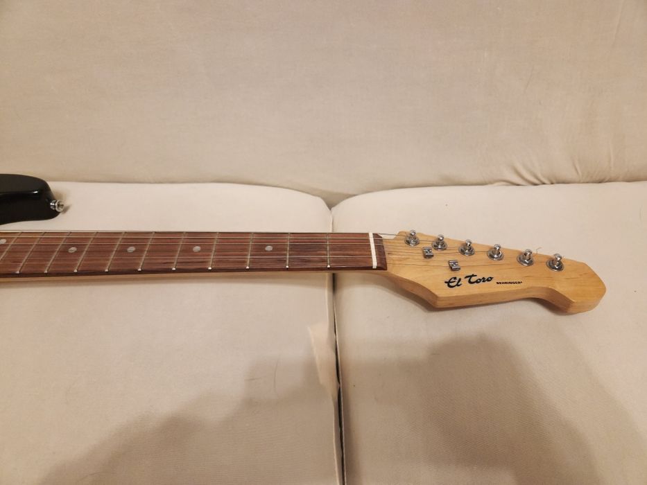 Chitara electrica stratocaster  el Toro
