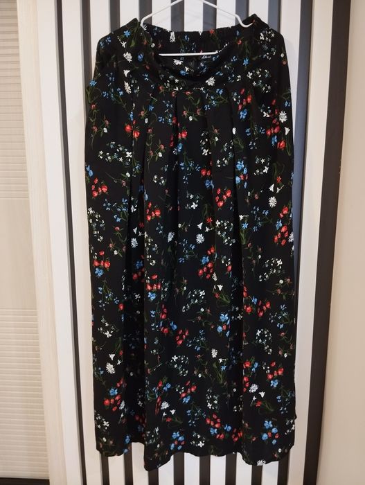 Продам платья и юбки 46-48 размер.