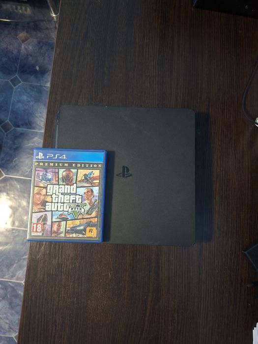 Playstation 4 + gta 5 premium