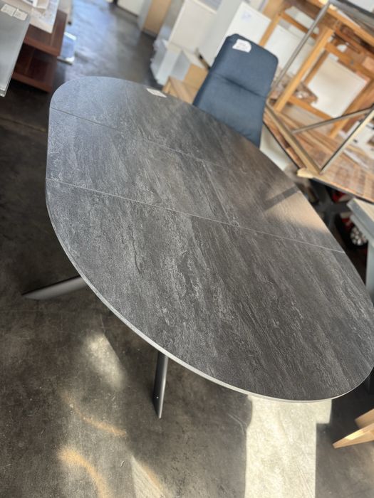 Трапезна разтегателна кръгла маса, внос Германия