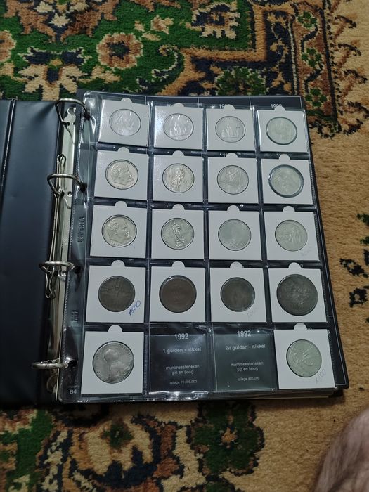 Продается альбом для монет