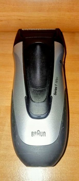 Mașina de bărbierit Braun