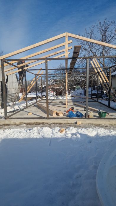 Executăm la comandă casă și cabane pe o structură metalică