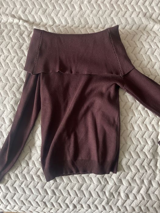 продаю кофту с открытами плечами