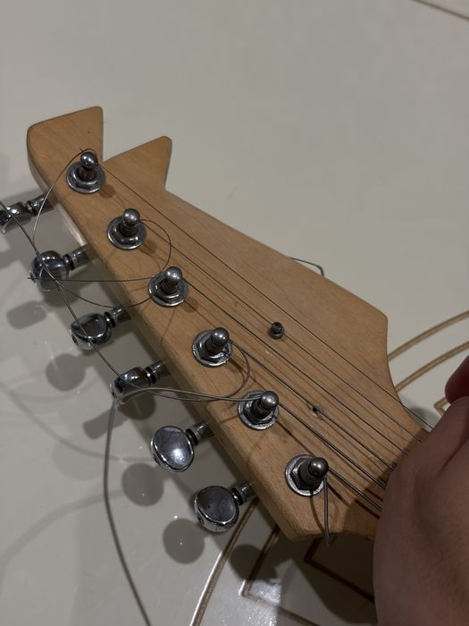 Stratocaster Электрогитара