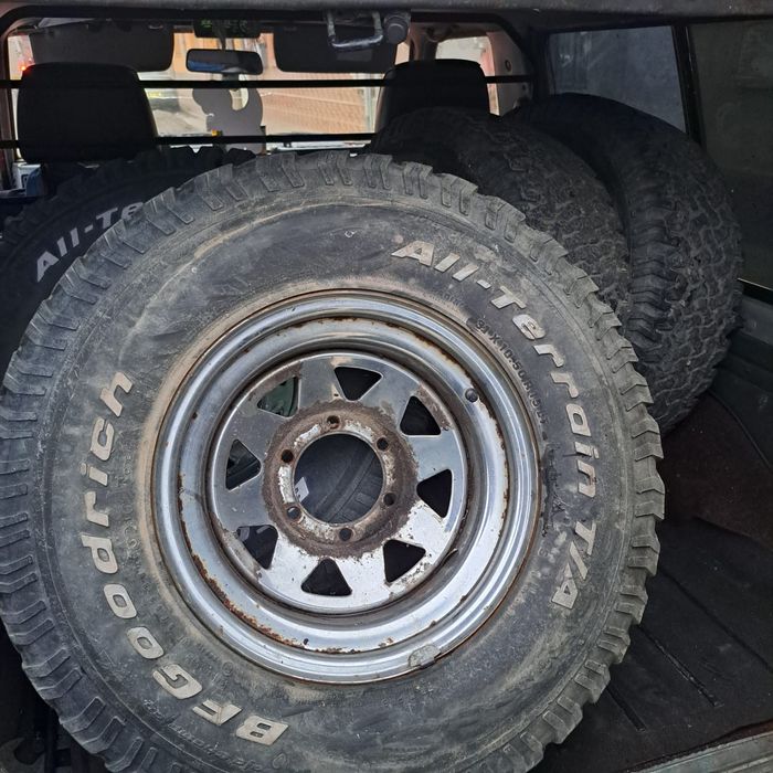 Vand cauciucuri cu jante