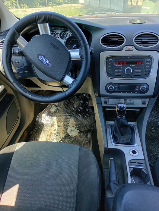 FORD Focus 2011 — imagine 5