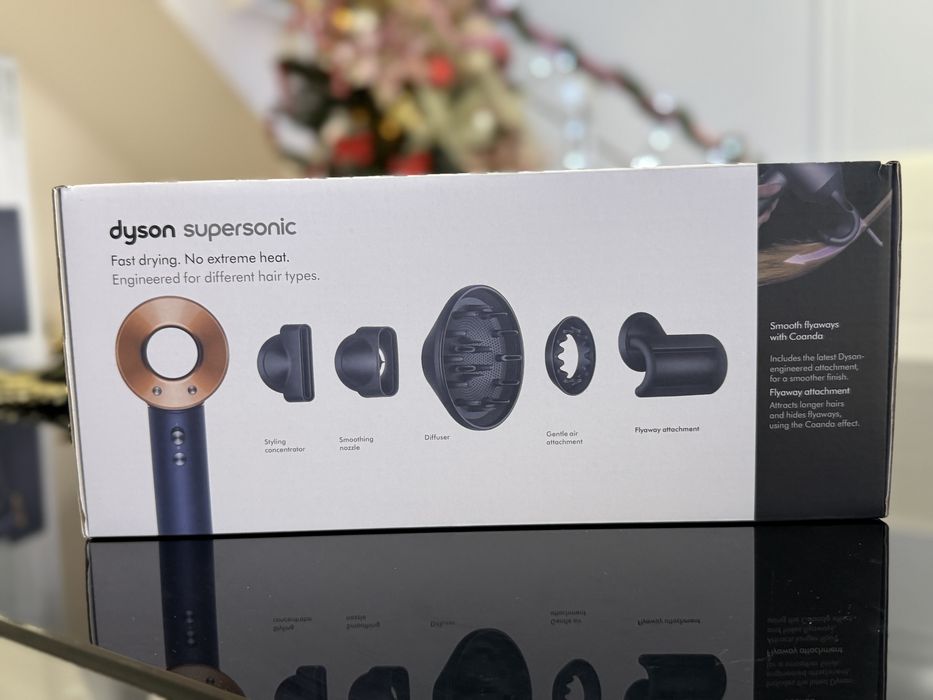 Dyson Supersonic Prussian Blue Gift edition.