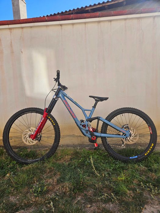 Specialized demo race