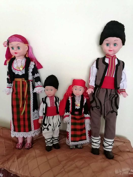 Кукли с народна носия