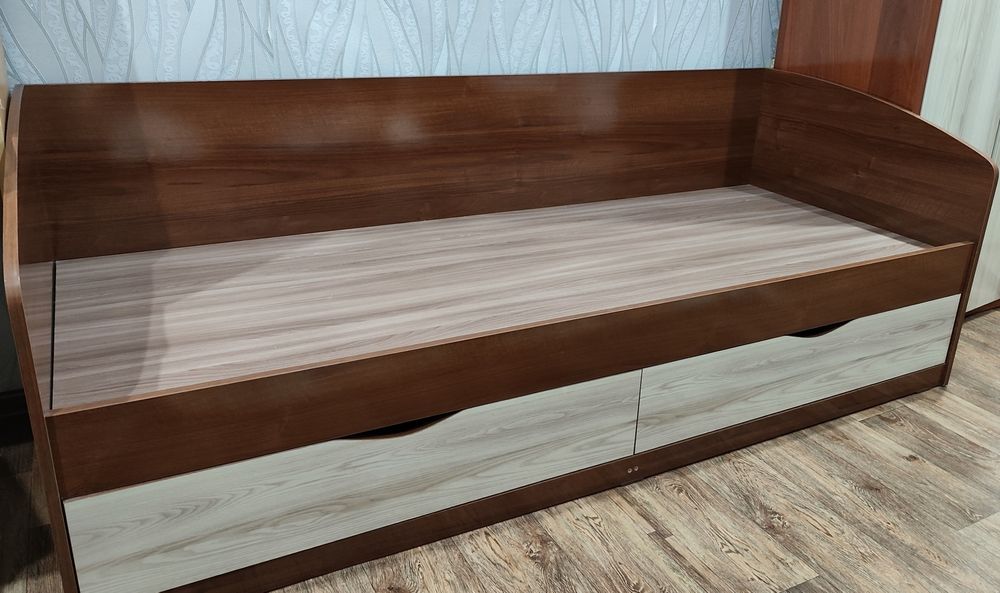 Кровать односпальная