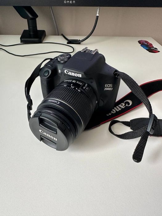 Фотоаппарат Cannon EOS2000D