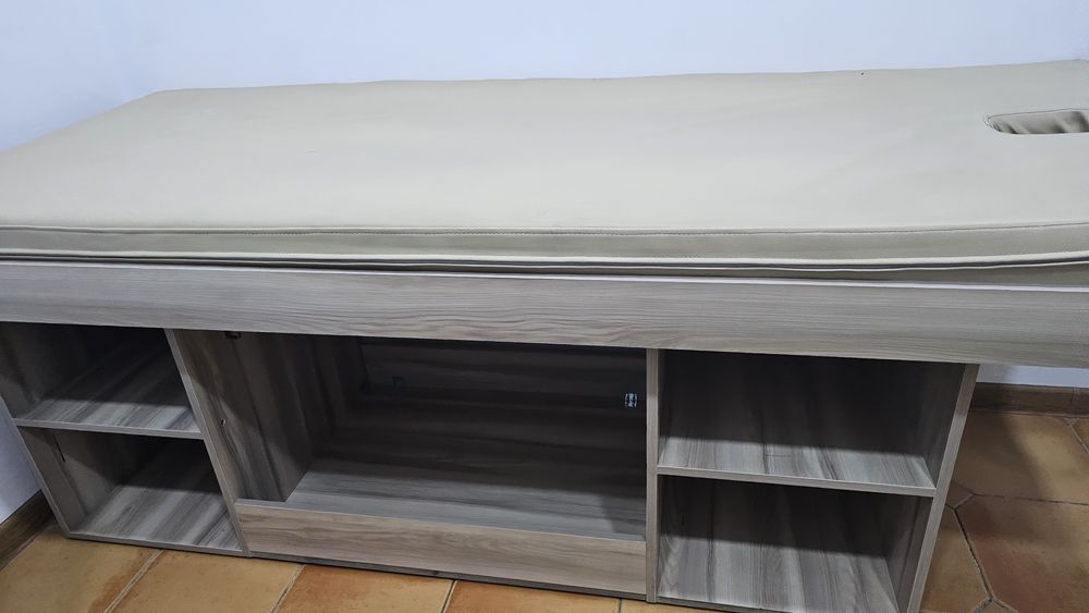 Массажная кушетка