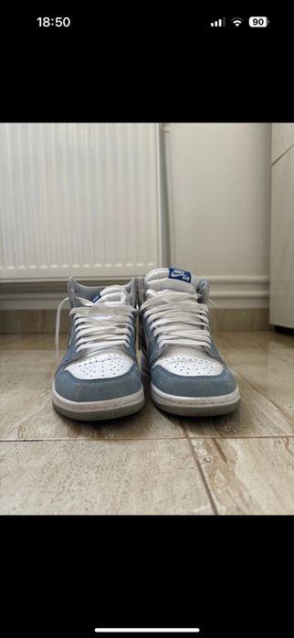 Nike Air Jordan 1 Retro High Hyper Royal Smoke Grey