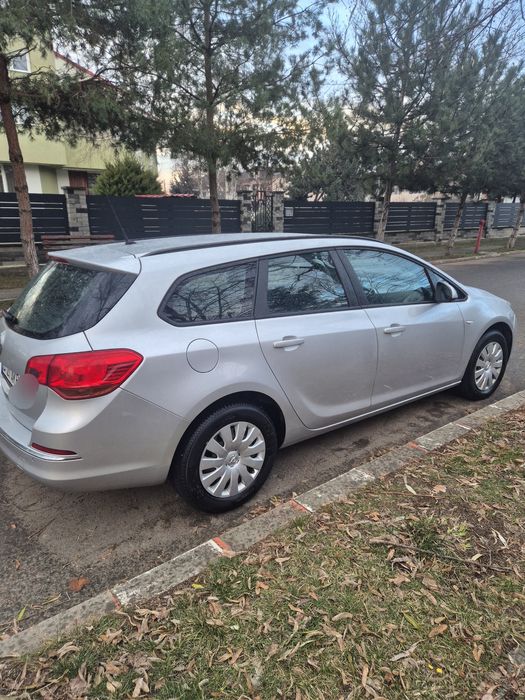 Opel Astra J 1.6 Diesel-2016 !!