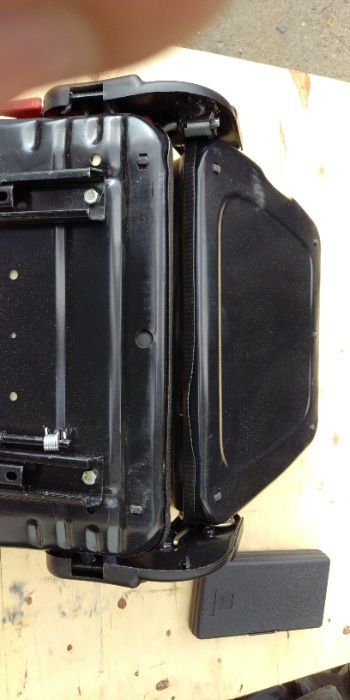 scaune noi de utilaje agricole si industriale cu sau fara suspens 3XYT