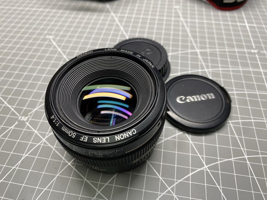 Объектив Canon 50mm 1.4