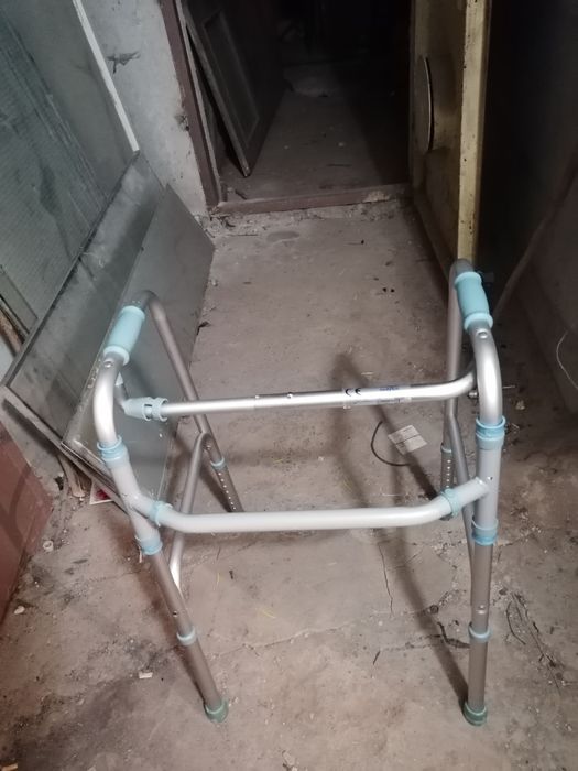 Продавам проходилка