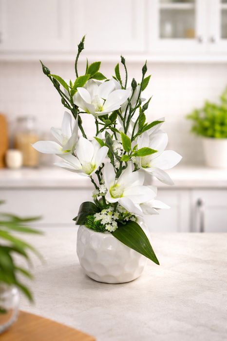 Gul suniy dastafka tolka sergiliy