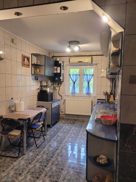 Colega de apartament langa Mc Donalds Colentina