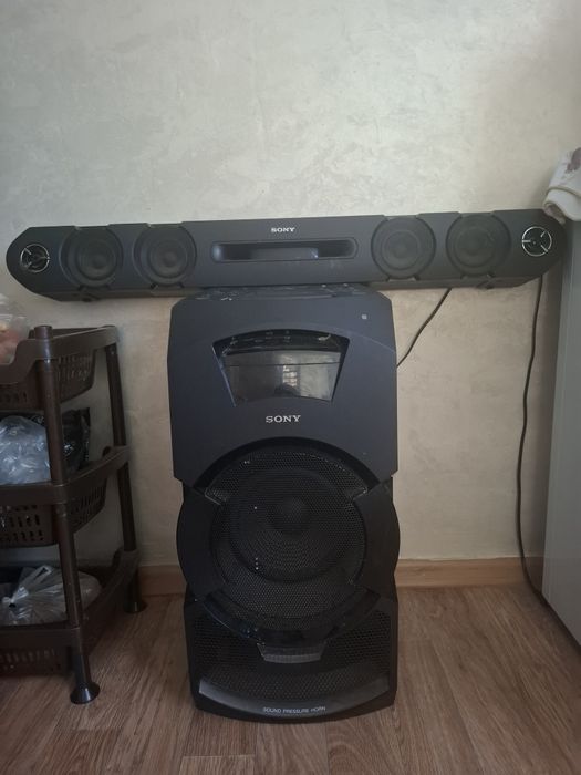 Музыкальныи центр  СОНИ  оригинал