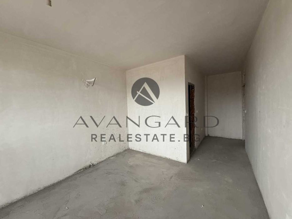 оф.24757 Тристаен апартамент/ Гребна база