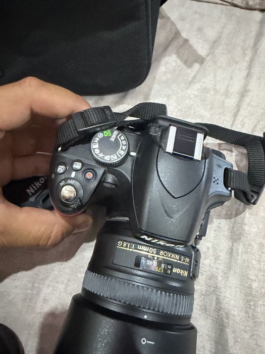 Nikon D3200  с два обектива