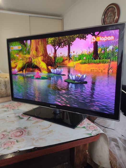 Телевизор Самсунг 102см