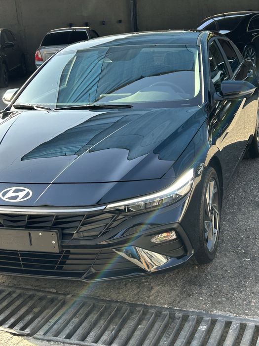 Hyundai. Elantra.  Sotiladi