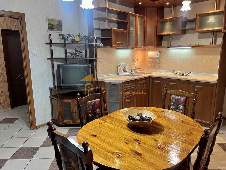Продава се Тристаен апартамент в Пловдив, Кършияка - 86 кв.м за 2157 €/кв.м - Снимка #3