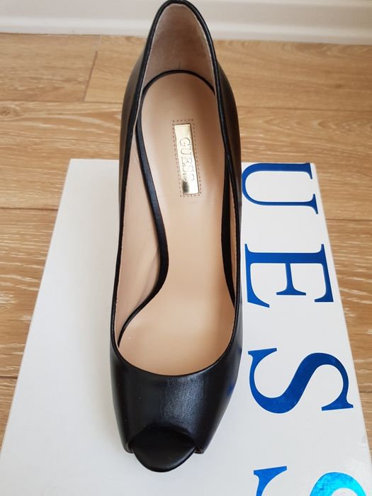 Туфли чёрные Guess