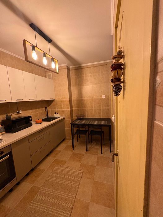 Ofer spre închiriere - apartament 2 camere decomandat, proaspăt renovat - Bucureşti, sector 4, str. Drumul Găzarului, nr. 2, etajul 1