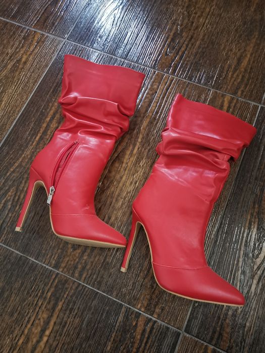 Cizme roșii noi, nr 35