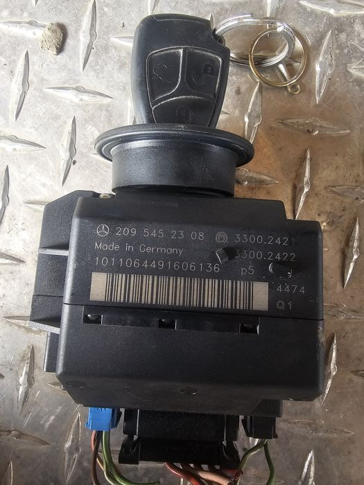 Contact cu cheie Mercedes-Benz CLK 200 A209 2005 - Cod 2095452308