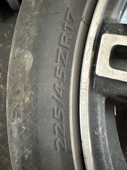 Диск с балоном размер 225/45 R17