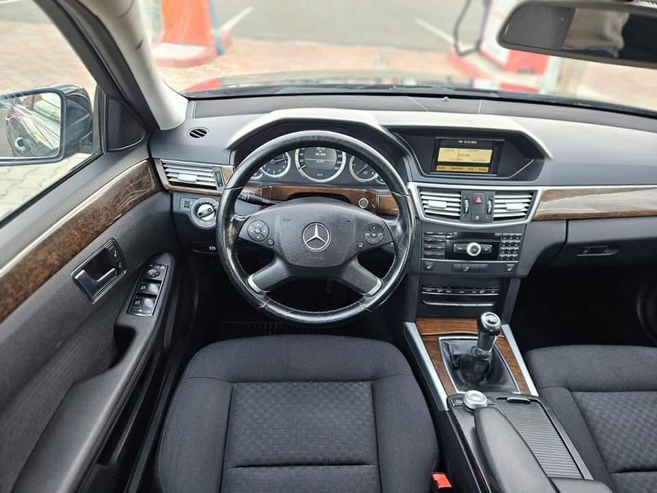 Mercedes E200 W212 2.2 CDI 136 CP BlueEfficiency Climatronic Pilot Automat Cârlig Stare Excelentă
