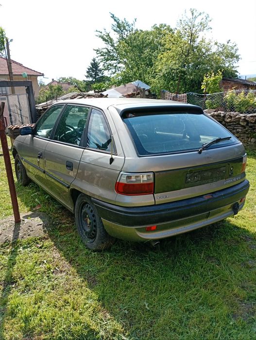 Опел Астра 1.6 автомат