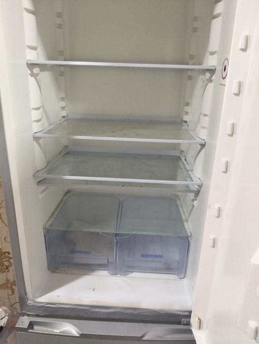 Холодильник двух камерный