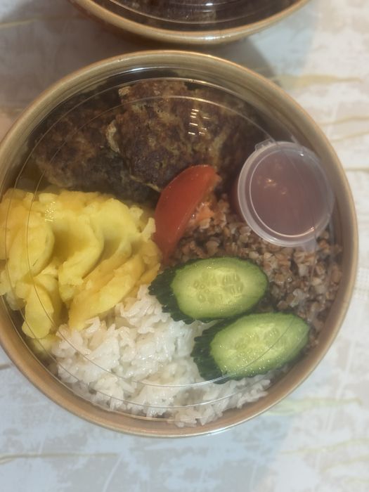 Обед домвшний очень вкусный.